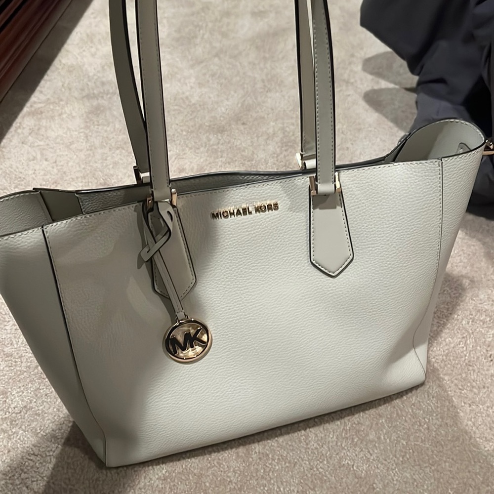 Beautiful White Michael Kors Tote